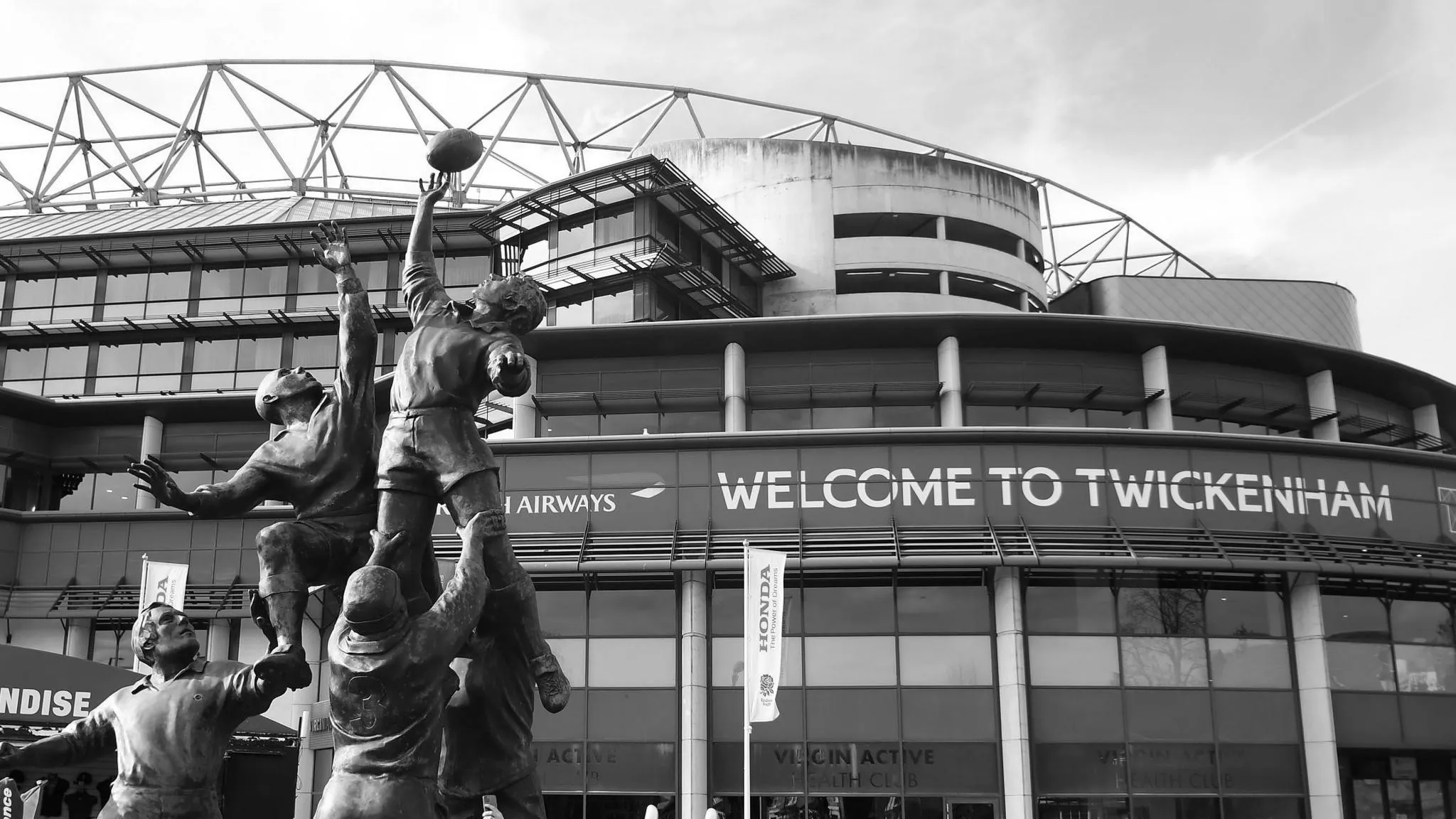 #1 Luxury Chauffeur Services to Twickenham with Klass Chauffeur